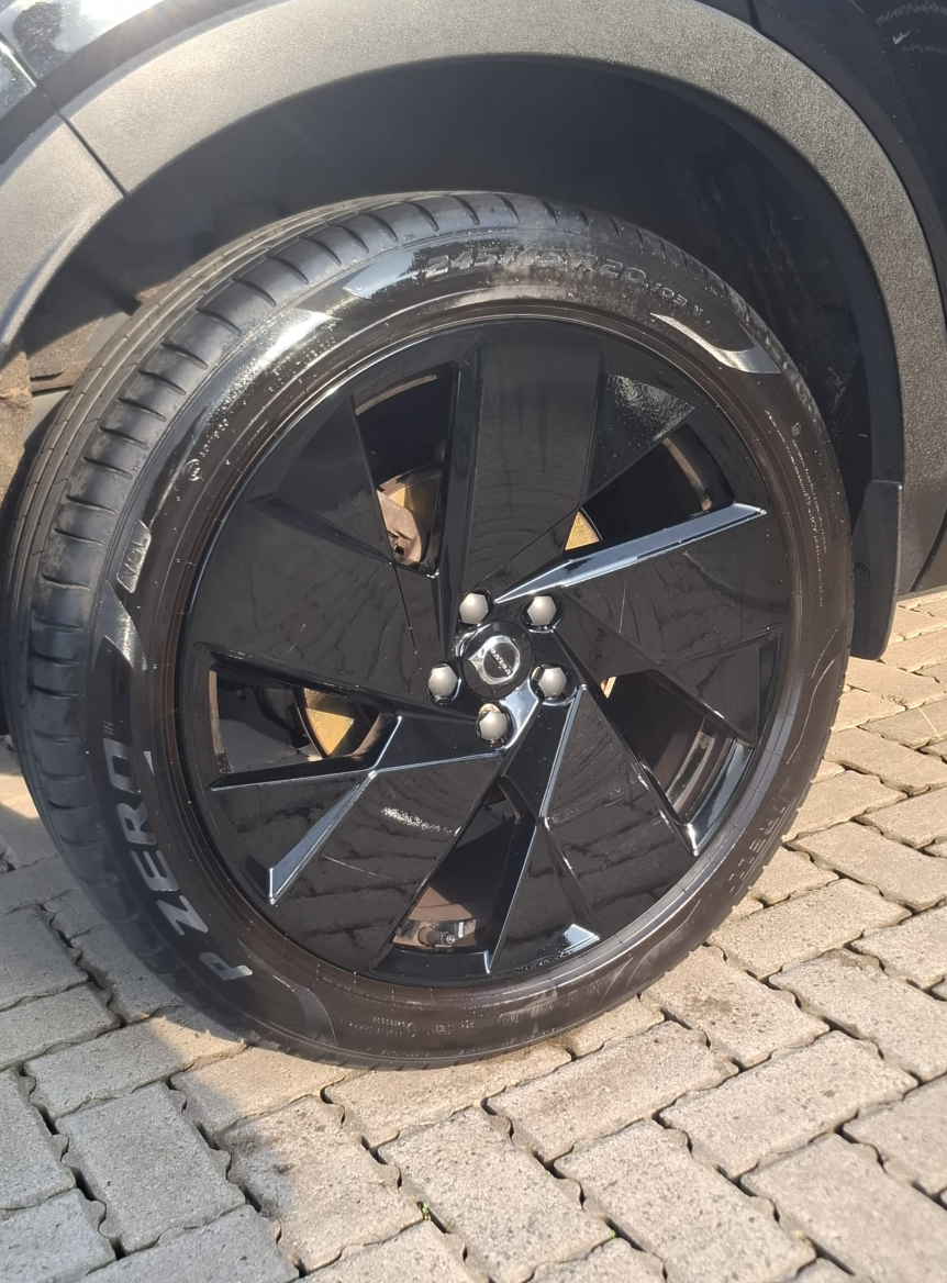 Wheels & Tyres — Showroom Clean
